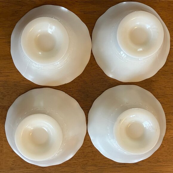 Vintage Corex Ivory Footed Dessert Bowls ** Flaws** Set of 4 - Picture 4 of 7
